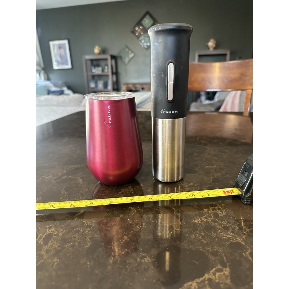 Rabbit Electric Corkscrew Silver / Blue Batteries Included R1-17910 EUC W/ Cup